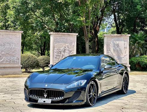 r216865-maserati-granturismo-2011_0