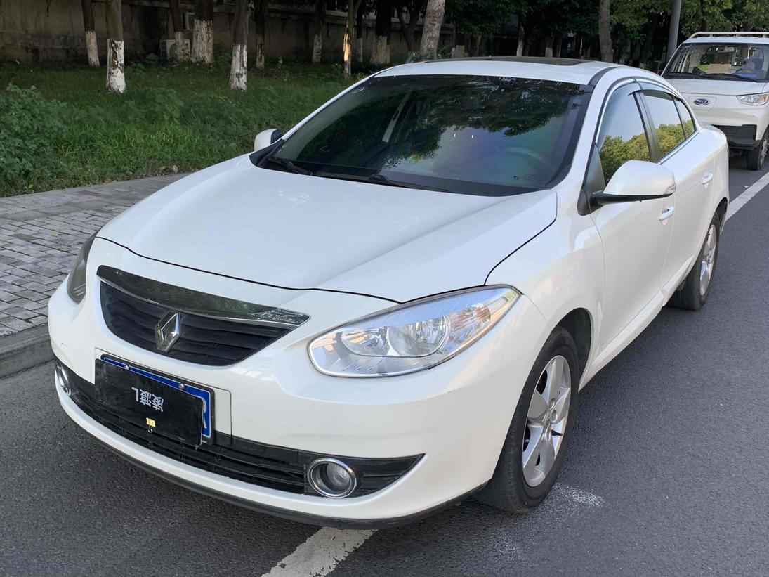 r216915-renault-fluence-2012_0