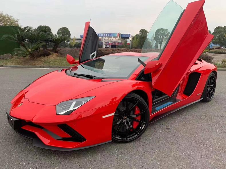 r216926-lamborghini20aventador-2018_0