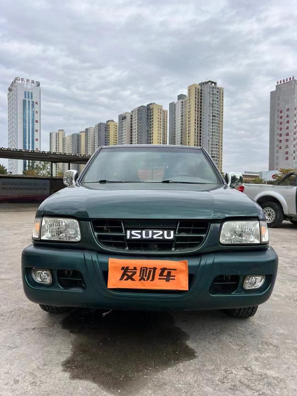 r216933-isuzu-pickup-2014_0