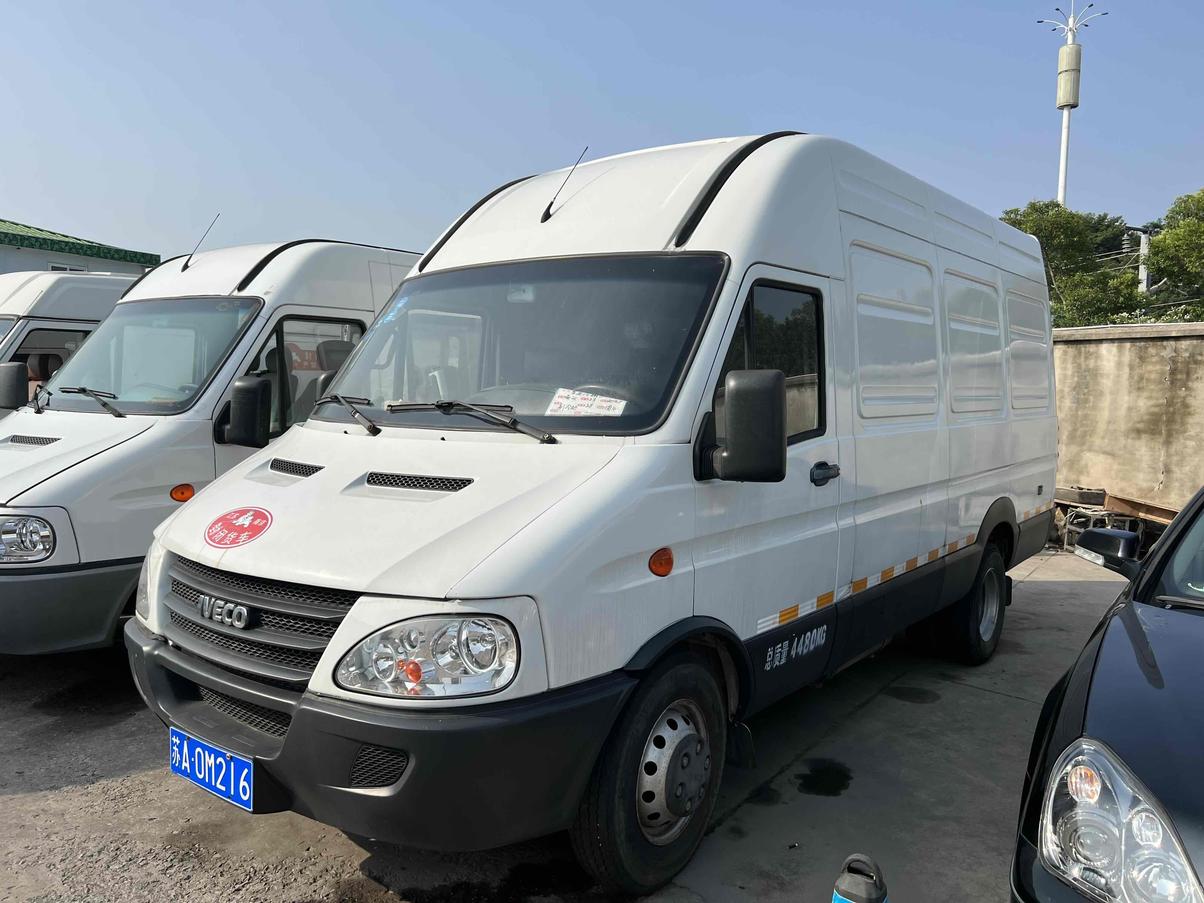 r216940-iveco20power20daily-2016_0