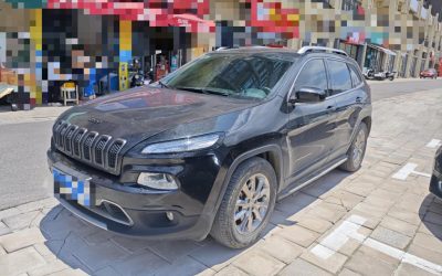 r216952-jeep-cherokee-2016_0