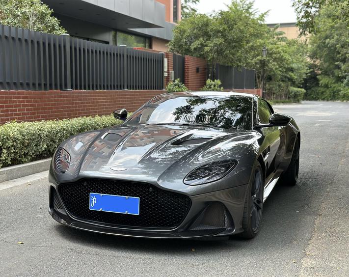 r216976-aston-martin-dbs-2019_0
