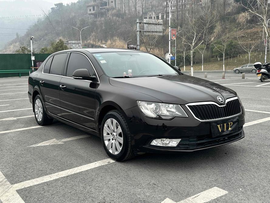 r216977-skoda-superb-2015_0
