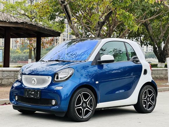 r216988-smart-fortwo-2016_0