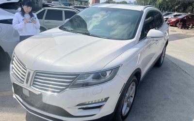 r216998-lincoln-mkc-2017_0