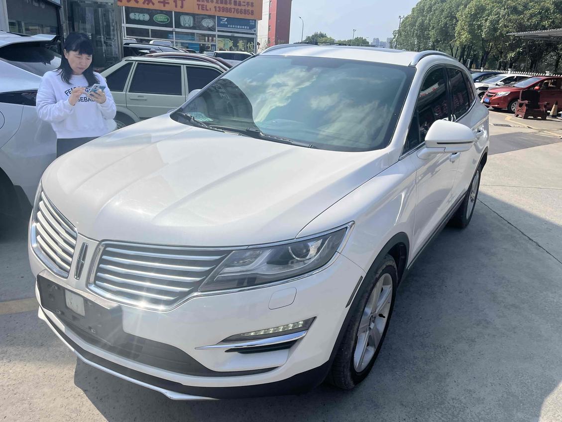 r216998-lincoln-mkc-2017_0