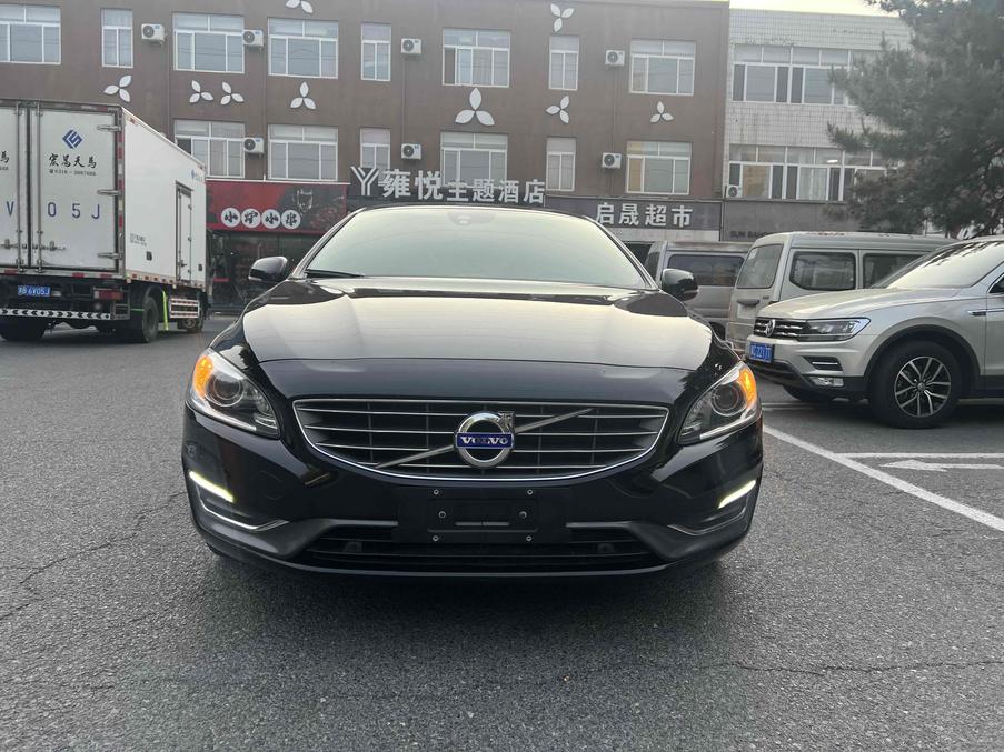 r217007-volvo-s60-2015_0