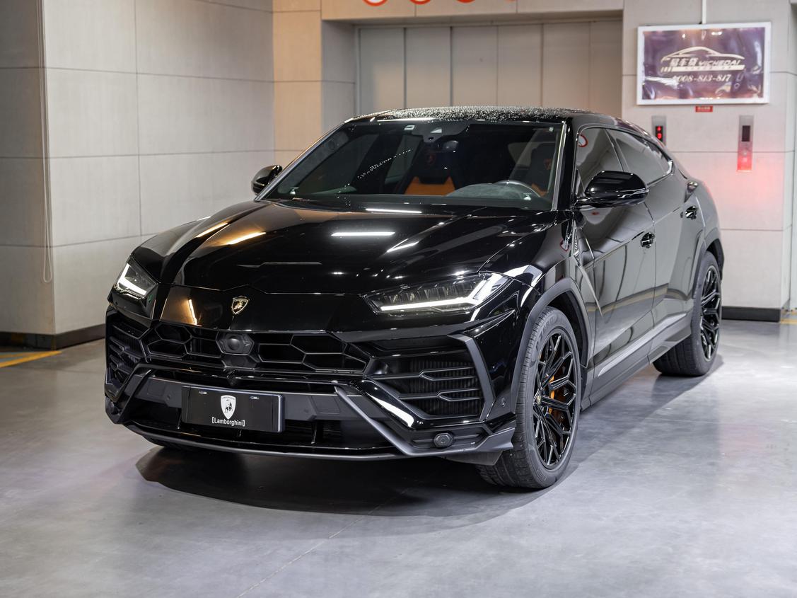 r217081-lamborghini-urus-2022_0