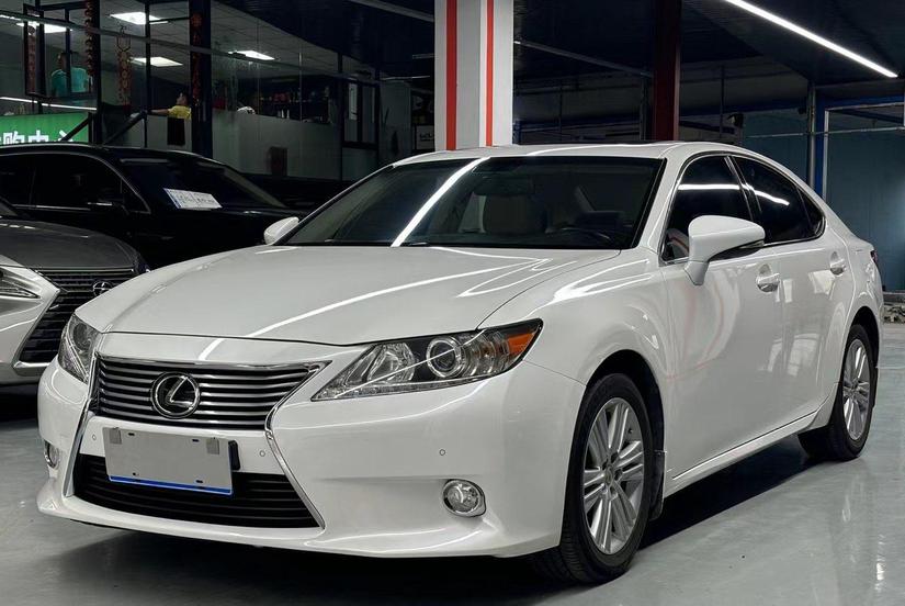 r217171-lexus-es-2015_0