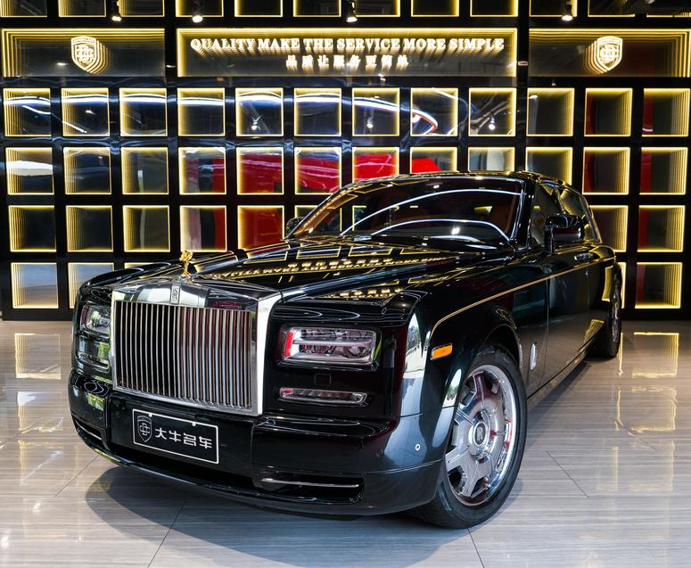 r217321-rolls-royce-phantom-2015_0
