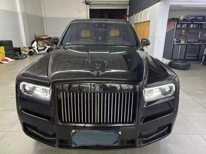 r217334-rolls-royce-cullinan-2021_0