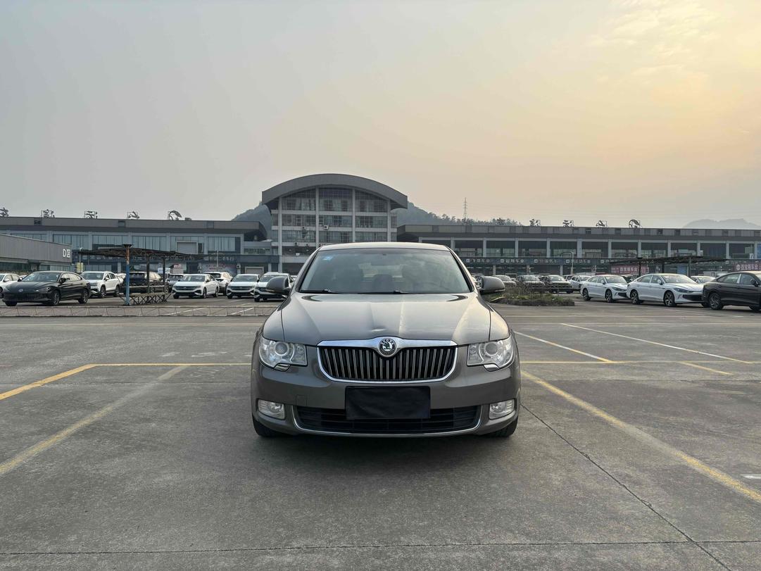 r217380-skoda20superb-2011_0