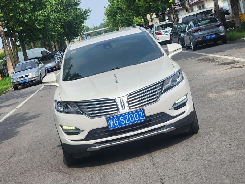 r217451-lincoln-mkc-2014_0