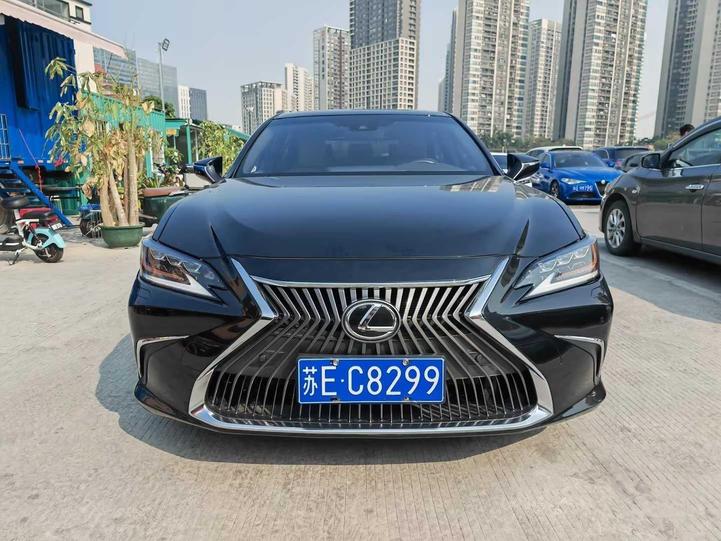 r217454-lexus20es-2019_0