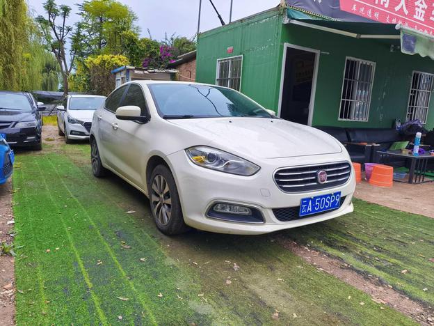 r217595-fiat-viaggio-2013_0