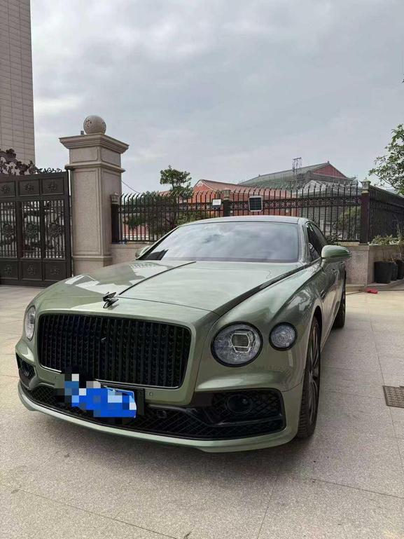 r217677-bentley-flying-spur-2023_0
