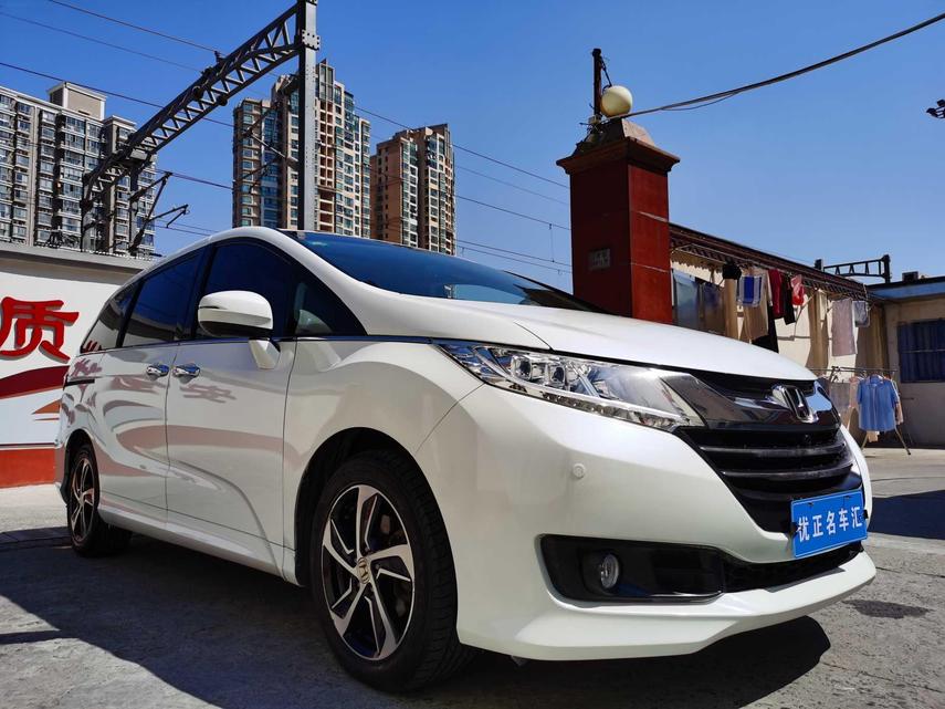 r218031-honda-odyssey-2015_0
