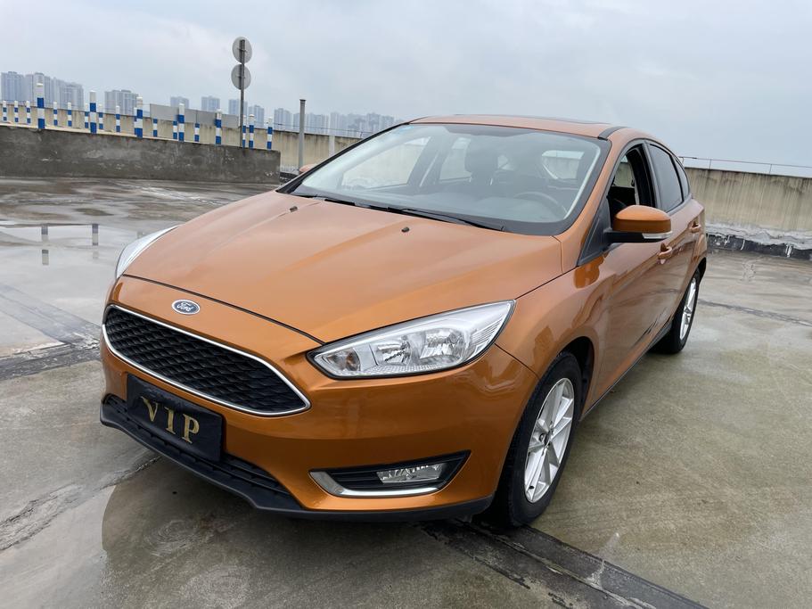 r218634-ford-focus-2015_0
