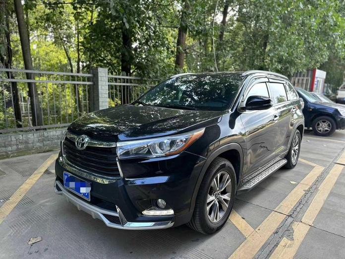 r218698-toyota-highlander-2015_0