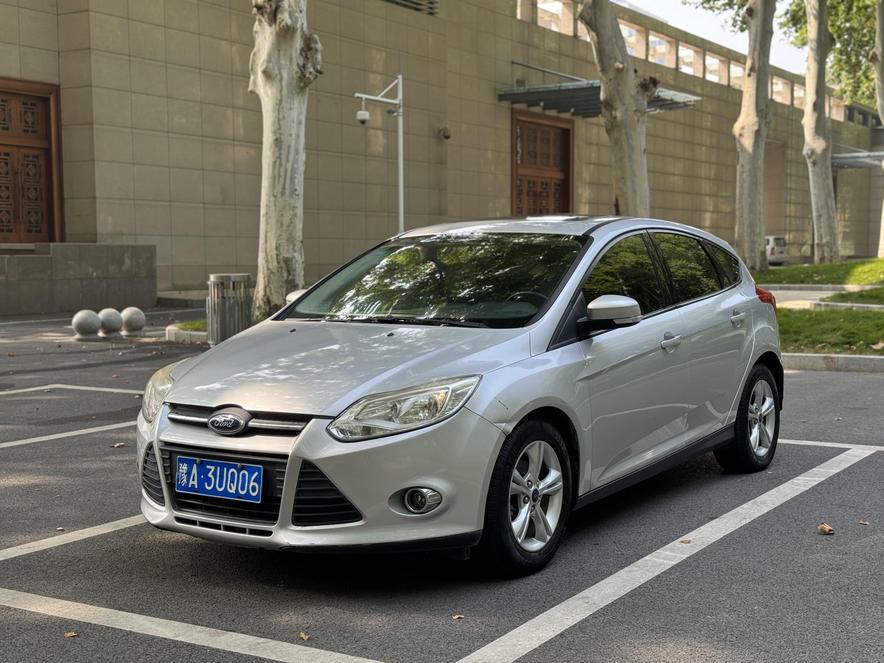 r219068-ford-focus-2014_0