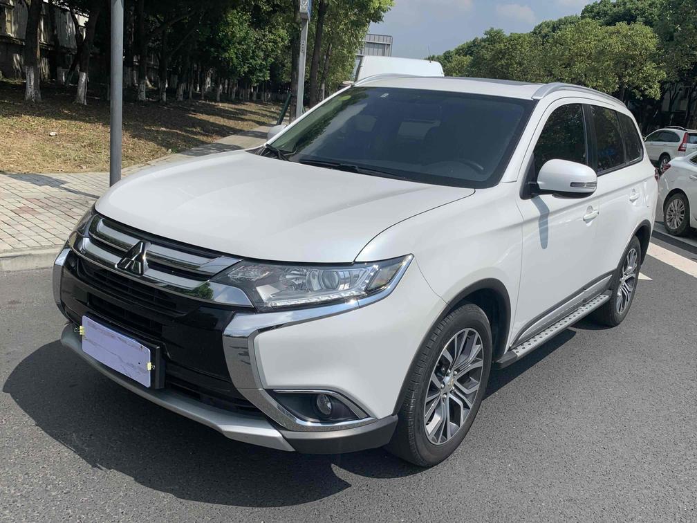 r219680-mitsubishi-outlander-2018_0
