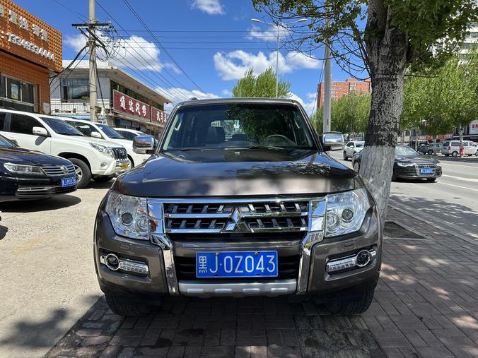 r219830-mitsubishi-pajero-2010_0