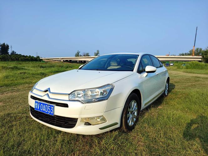 r220068-citroen-c5-2012_0