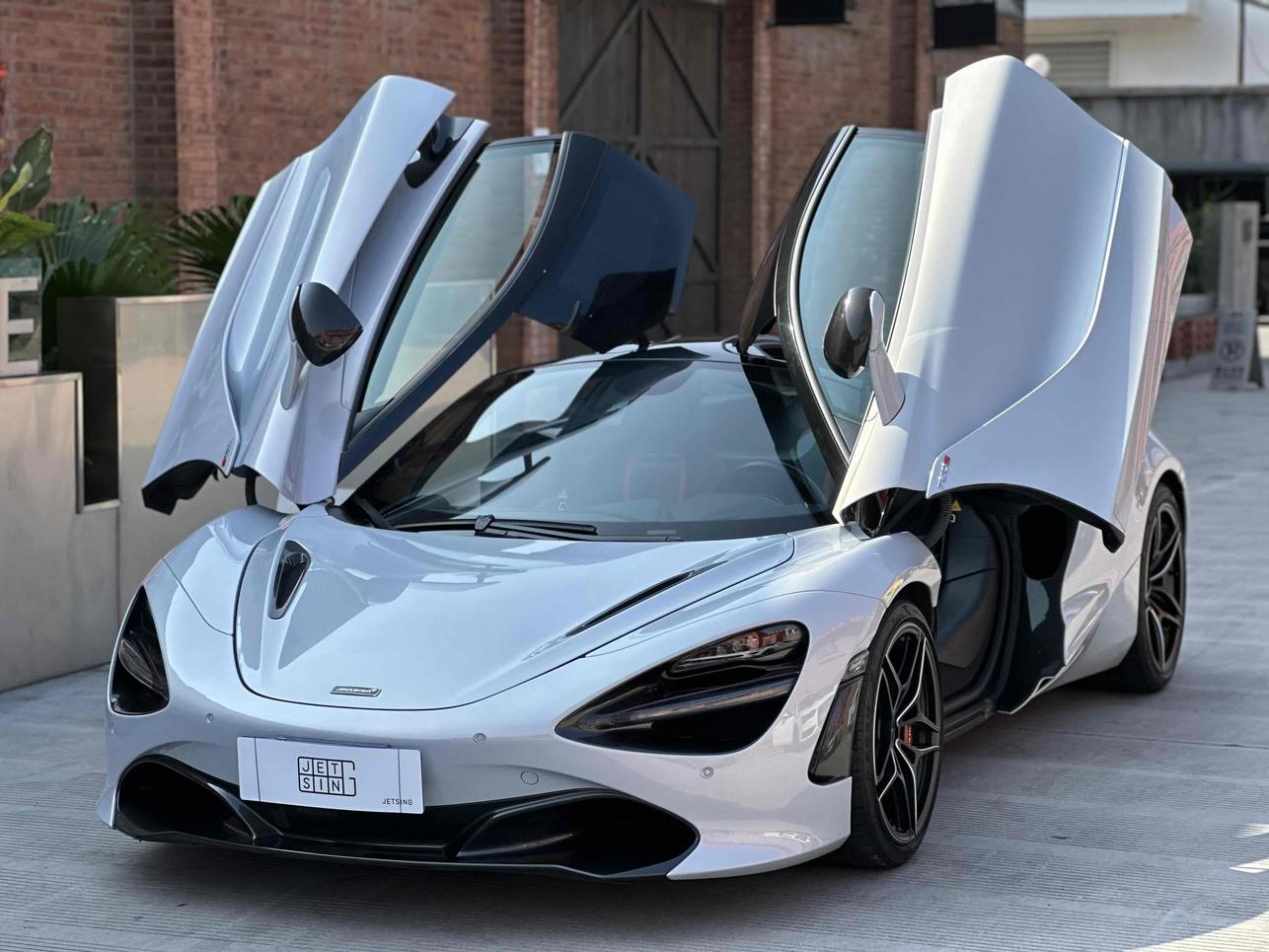r220108-mclaren-720s-2020_0