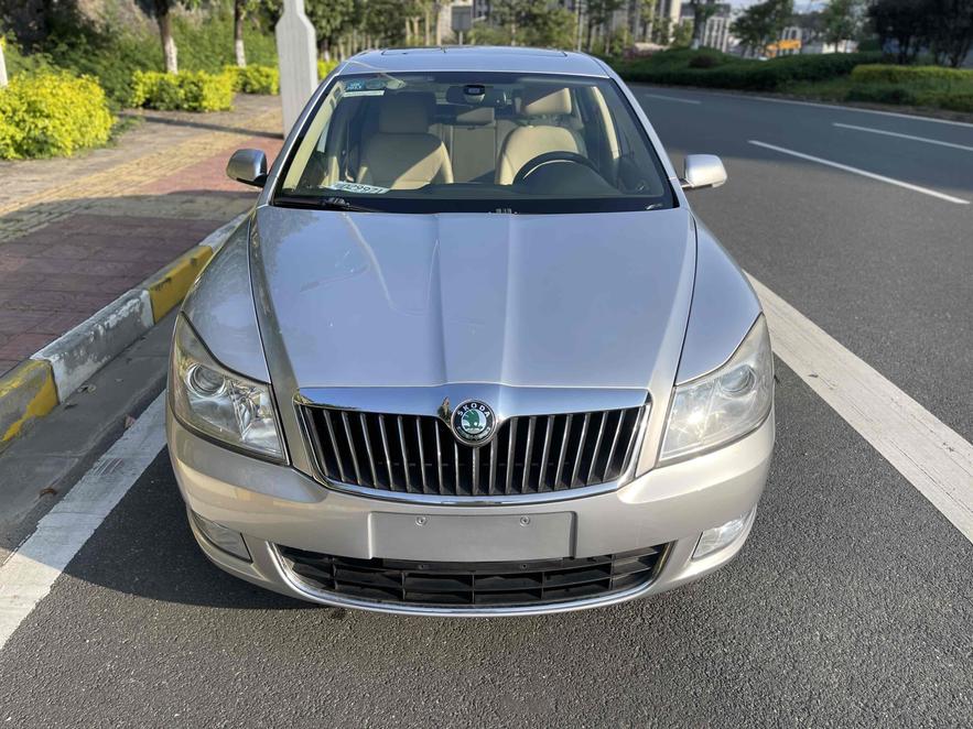 r220500-skoda-octavia-2011_0