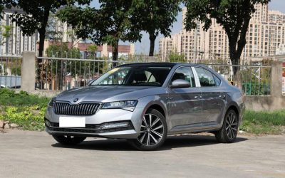 r1009253-skoda-superb-2025_1