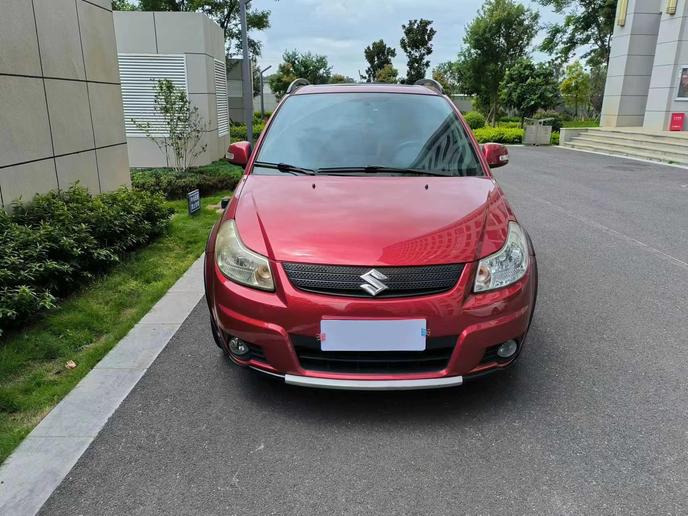 r1014191-suzuki-sx4-2011_0