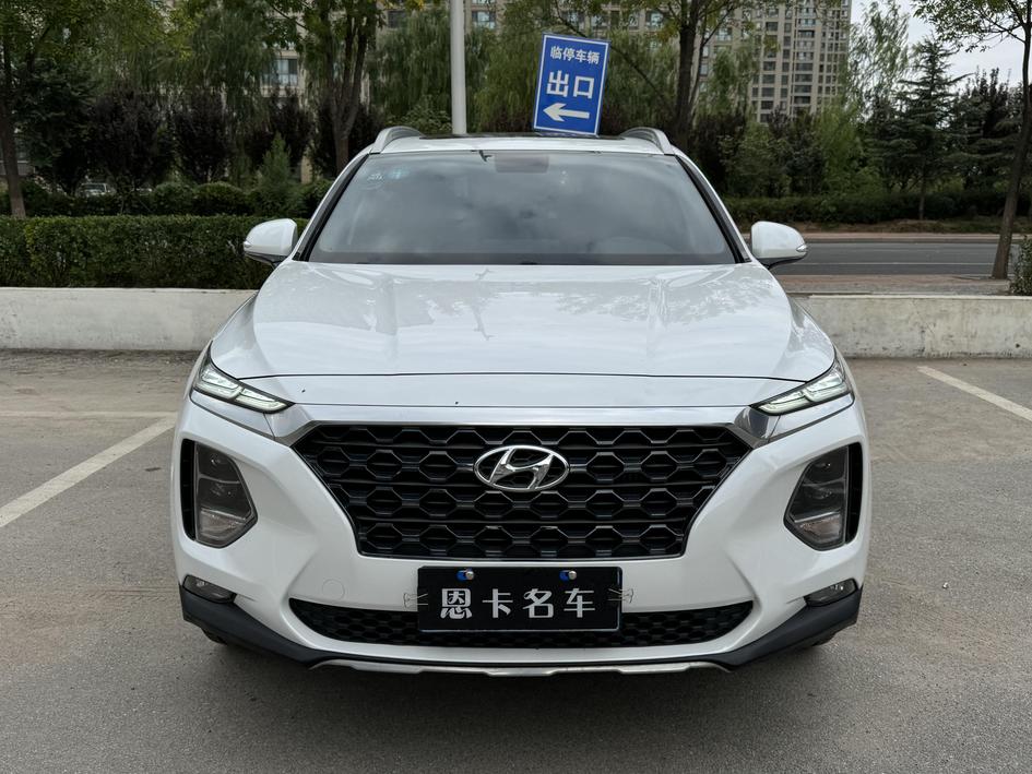 r1014605-hyundai-santa-fe-2019_0