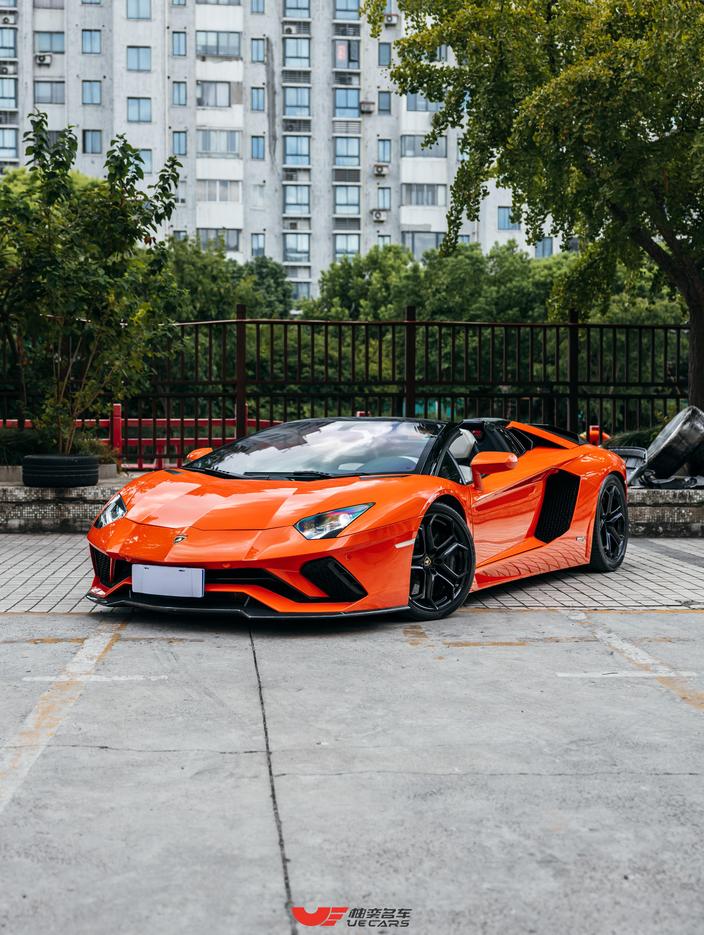 r1014667-lamborghini-aventador-2015_0