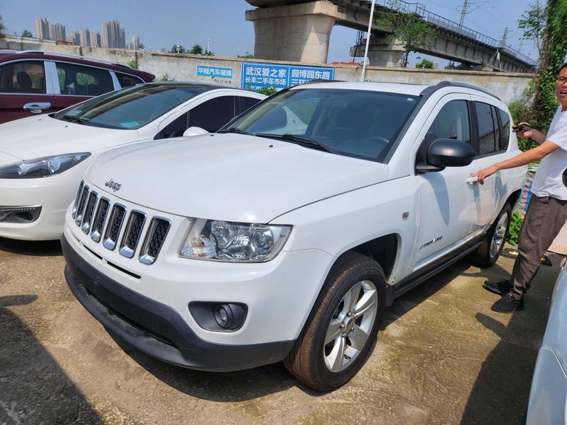 r1014869-jeep-compass-2013_0