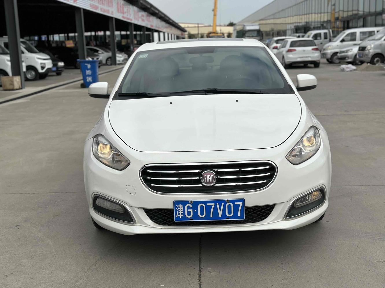 r1014988-fiat-viaggio-2012_0