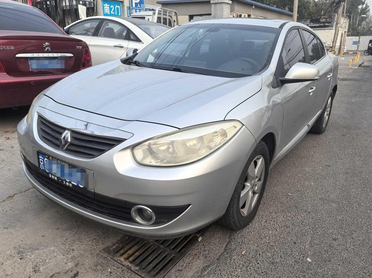 r1015458-renault-fluence-2012_0