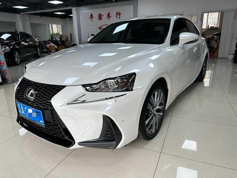 r1015656-lexus-is-2018_0