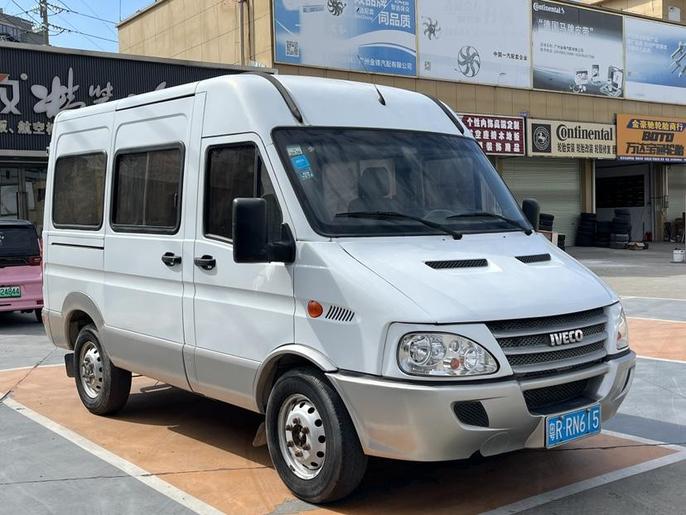 r1016106-iveco-power-daily-2017_0