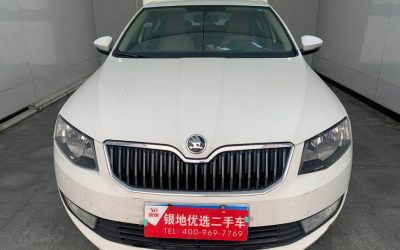 r1016133-skoda-octavia-2015_0