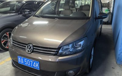 r217654-volkswagen-touran-2014_0