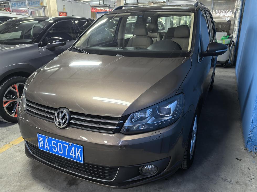 r217654-volkswagen-touran-2014_0