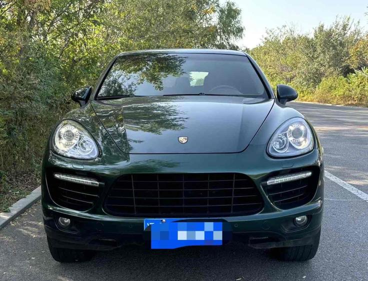 r217838-porsche-cayenne-2011_0