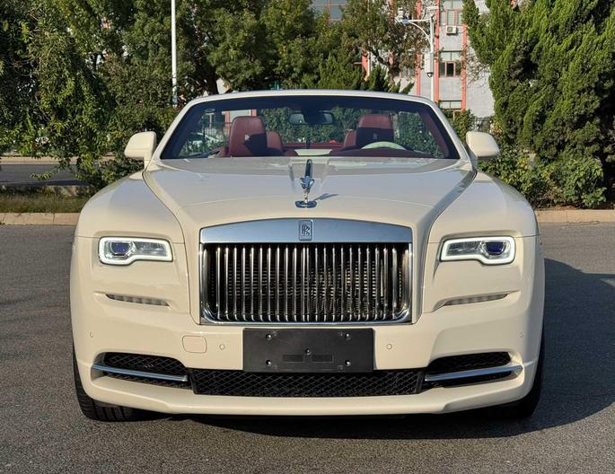 r217892-rolls-royce-dawn-2019_0