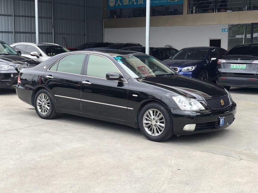 r217917-toyota-crown-2008_0