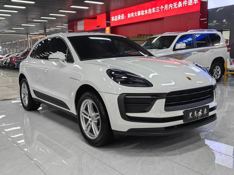 r217984-porsche-macan-2023_0