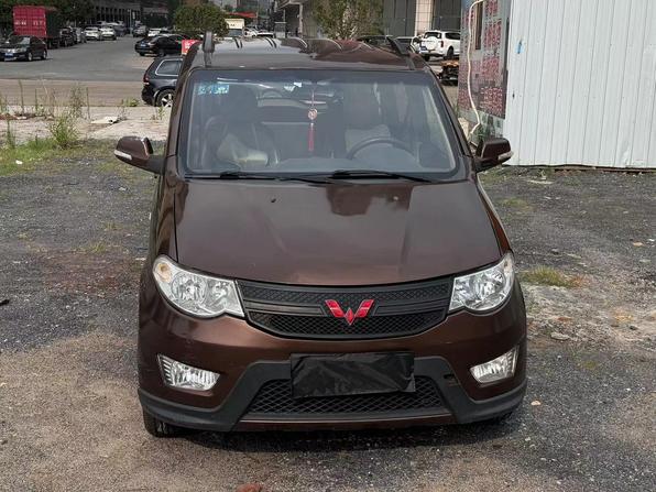 r218014-wuling-hongguang-2014_0