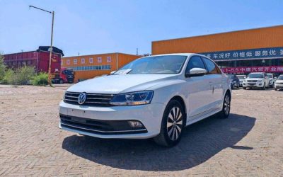 r218030-volkswagen-sagitar-2017_0