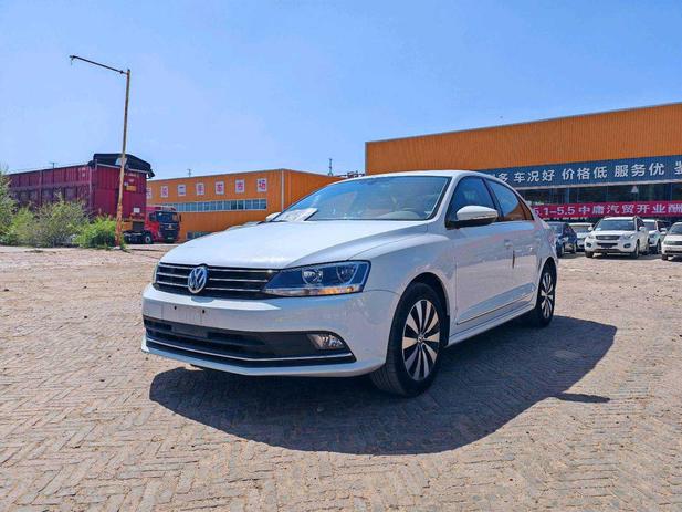 r218030-volkswagen-sagitar-2017_0
