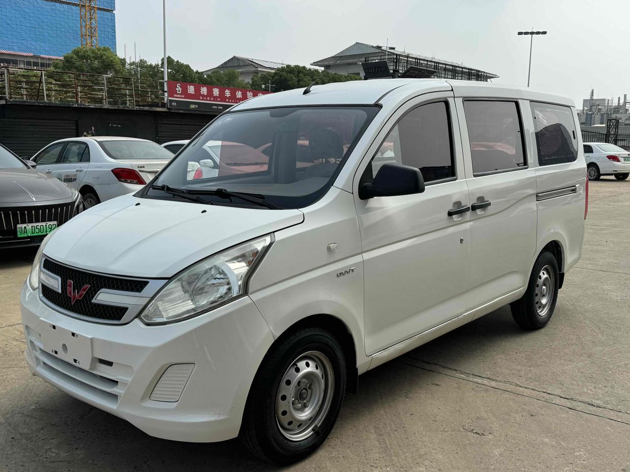 r218066-wuling-rongguang-v-2018_0